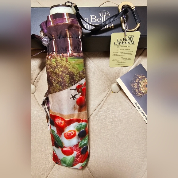 La Bella Umbrella Rome Colliseum Pizza Quality Rain Gift Box - Picture 10 of 10